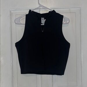 GOLD HINGE: Elegant Black Zip-Up Cropped Tank Top